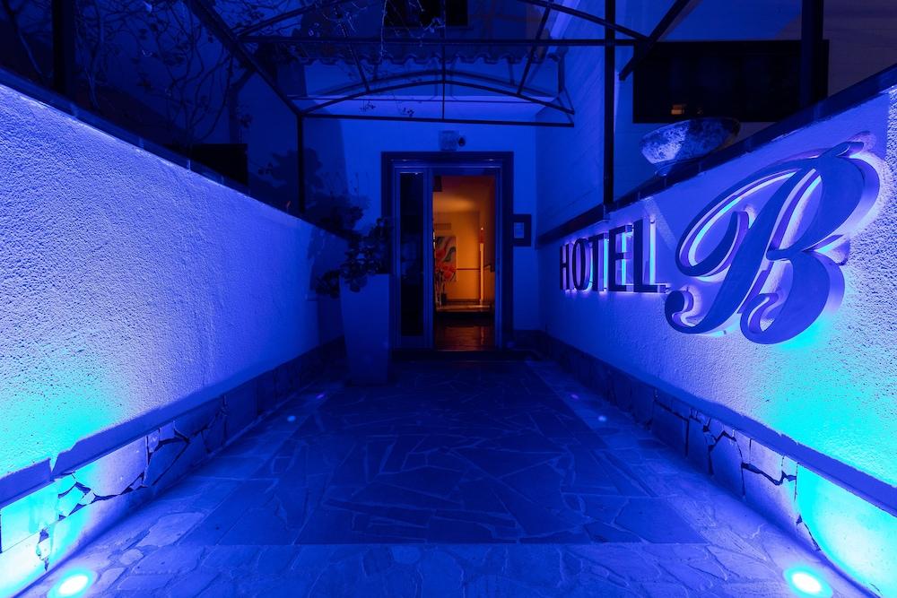 Hotel Barbieri Вибо Валентия Марина Экстерьер фото